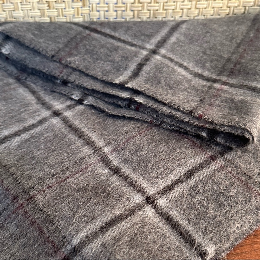 🌟HP🌟VTG 2000s Italian Made Unisex Soft Gray Acrylic Window Pane Plaid Scarf - Picture 5 of 8
